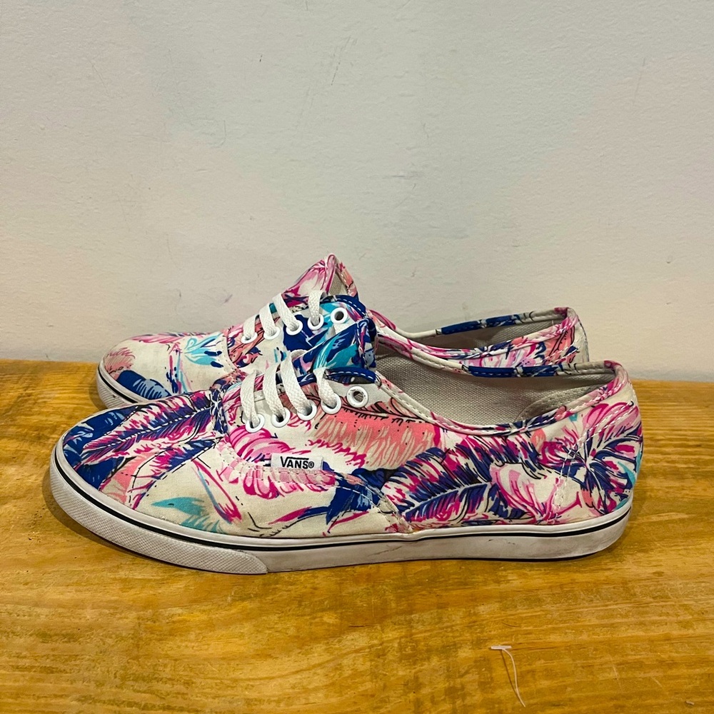 Vans women’s floral beachy palm tree sneakers size 7.5‎ EUC